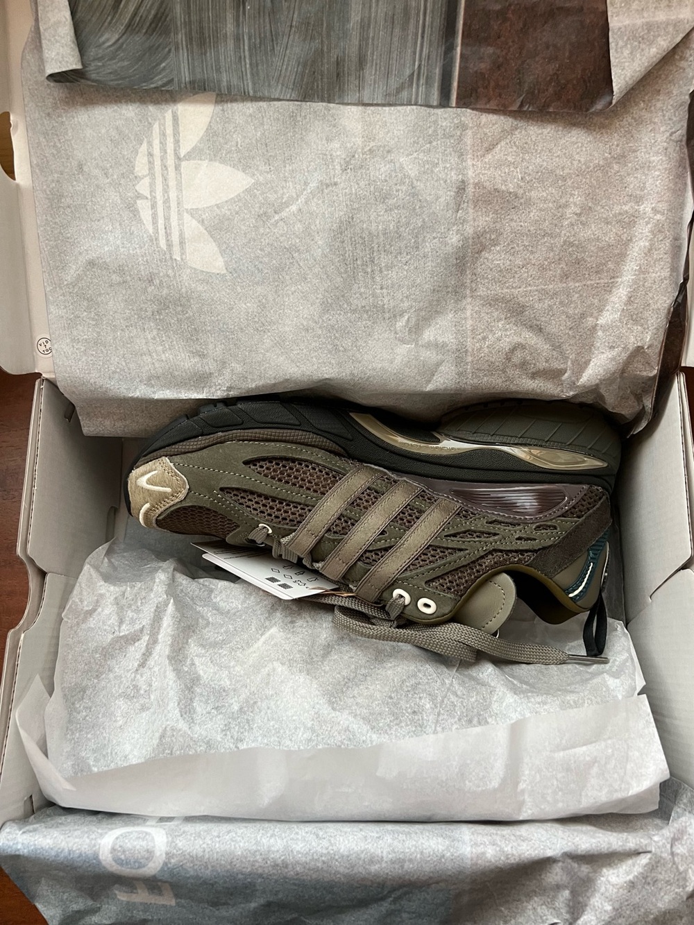 Adidas Olive Green Sneakers | W’s 8, M’s 7 - Picture 3 of 7